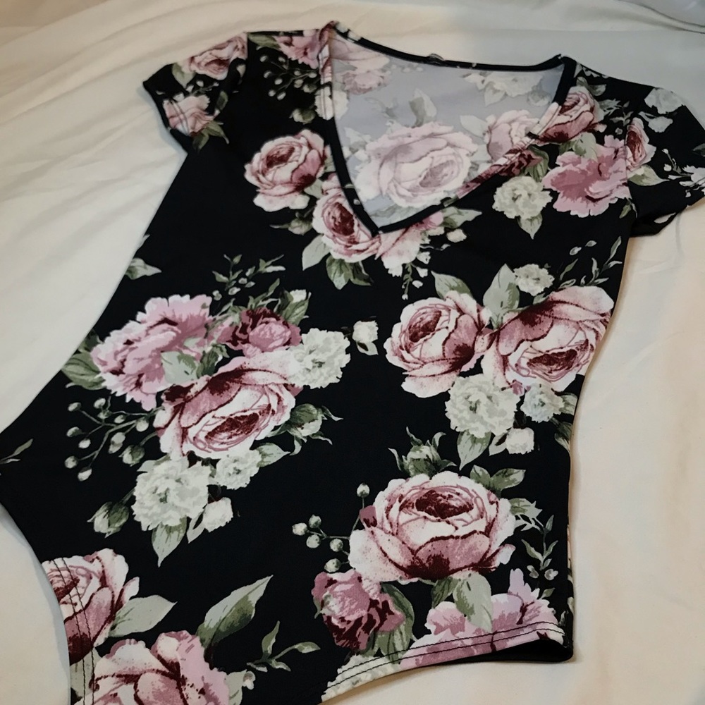 Low V Plunge Neckline Short Sleeve Floral Bodysuit